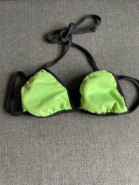 Reversible Lululemon bikini top size 6 (small)